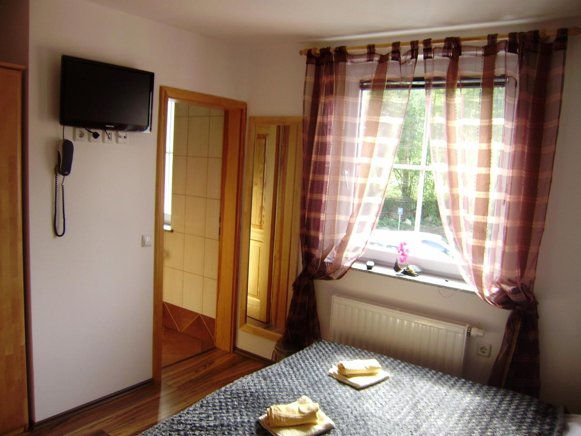 Guest House Cater Lasko ภายนอก รูปภาพ