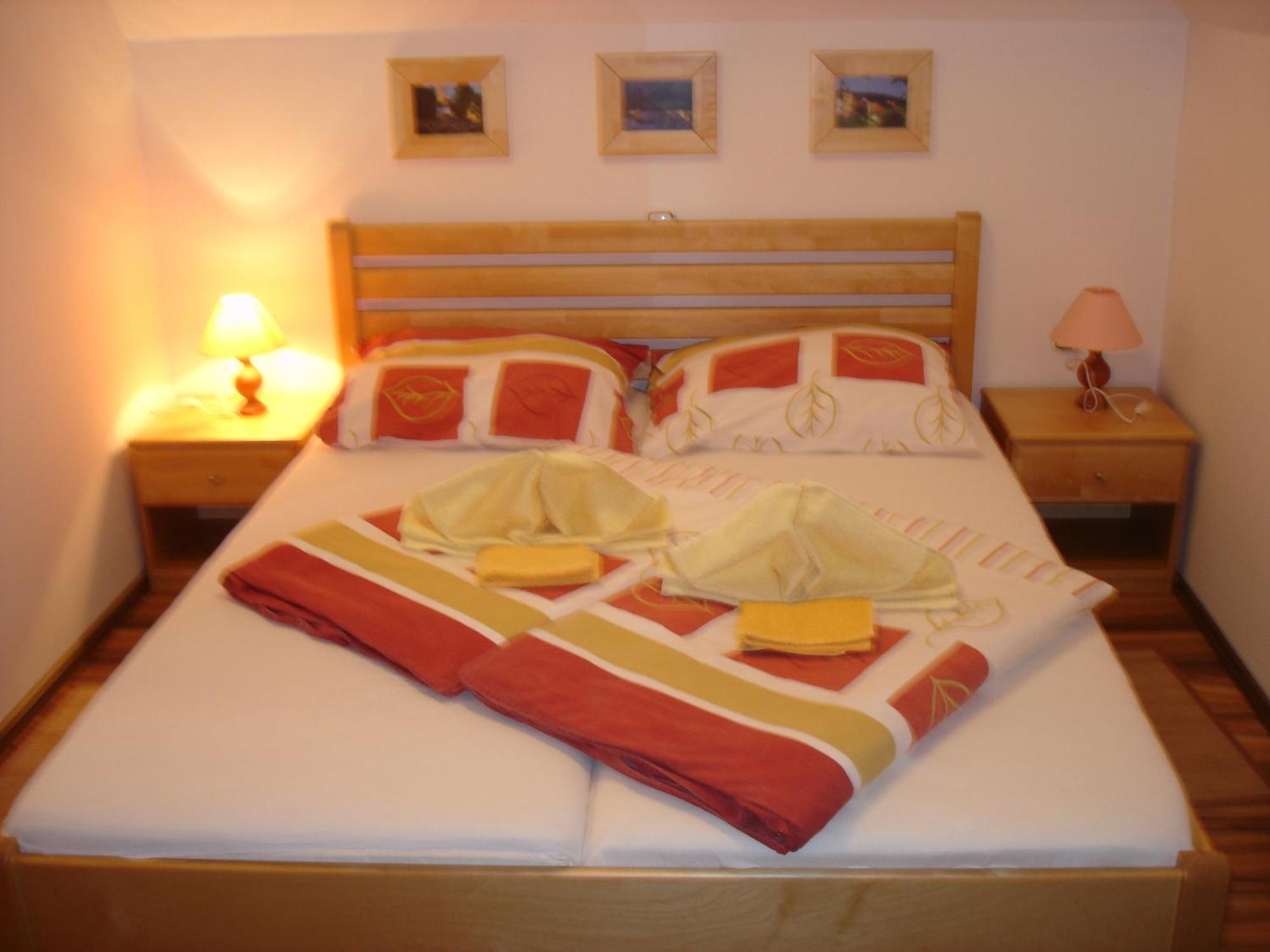 Guest House Cater Lasko ภายนอก รูปภาพ