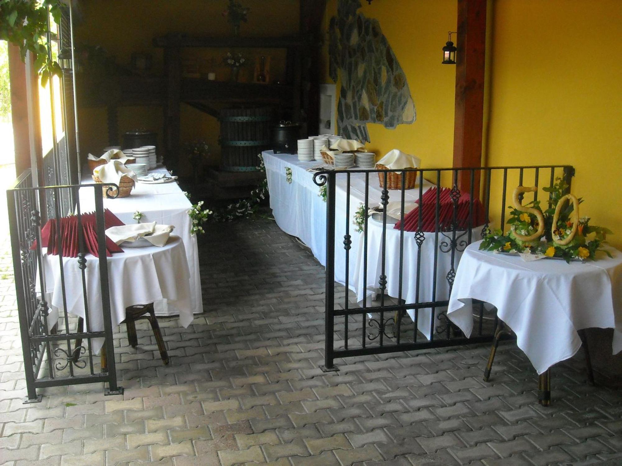Guest House Cater Lasko ภายนอก รูปภาพ