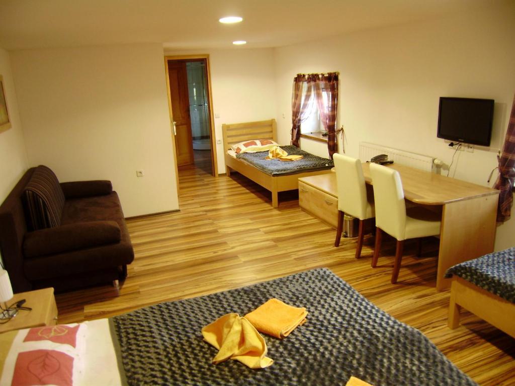Guest House Cater Lasko ห้อง รูปภาพ