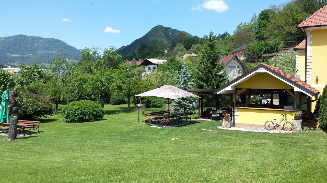 Guest House Cater Lasko ภายนอก รูปภาพ